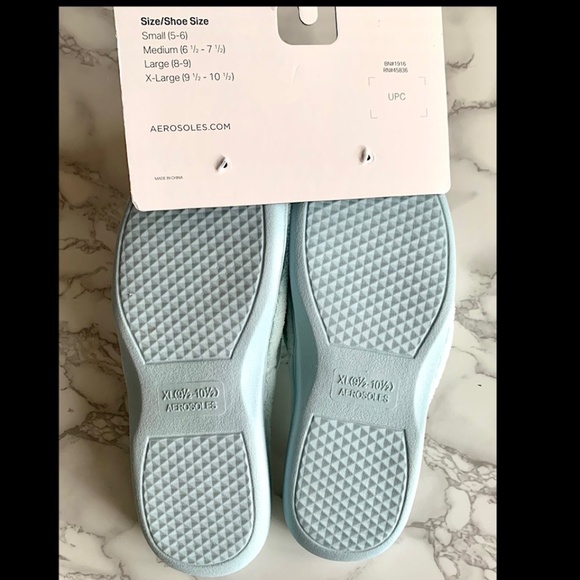 3/$45 ⭐️ AEROSOLES Ice Blue Velour Slippers SIZE X-Large (9.5-10.5) - Picture 5 of 8